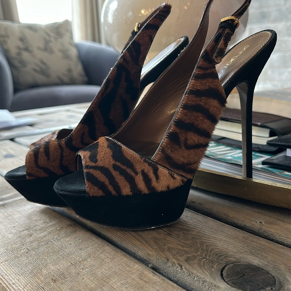 Sergio Rosso Leopard Print Slingback Heels 38.5